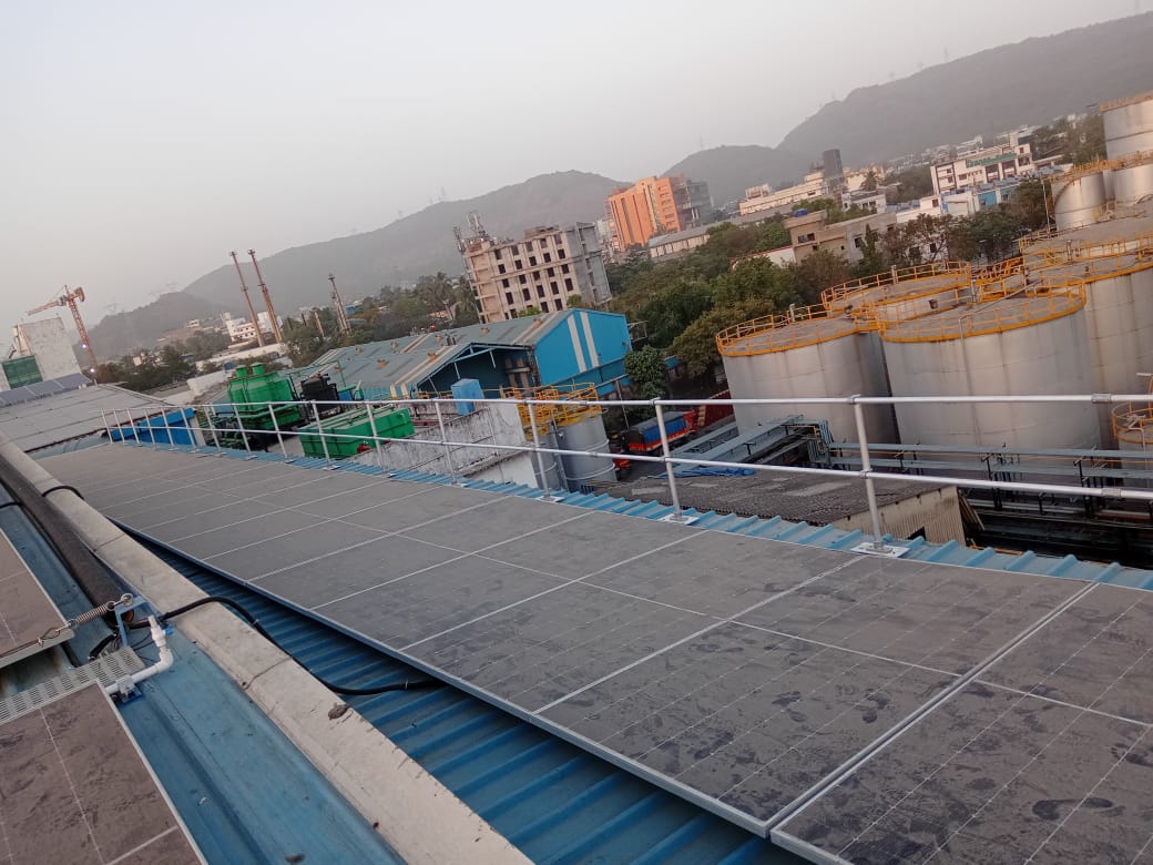 solar rooftop guardrail