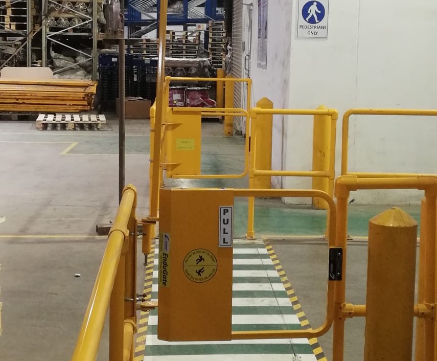single side openable safety gates